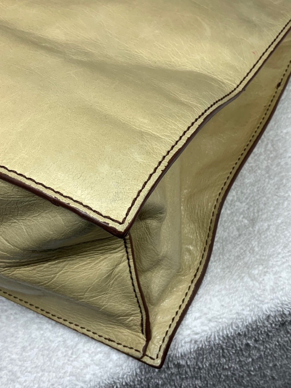 HOBO Beige Leather Shoulder Bag - Picture 12 of 14